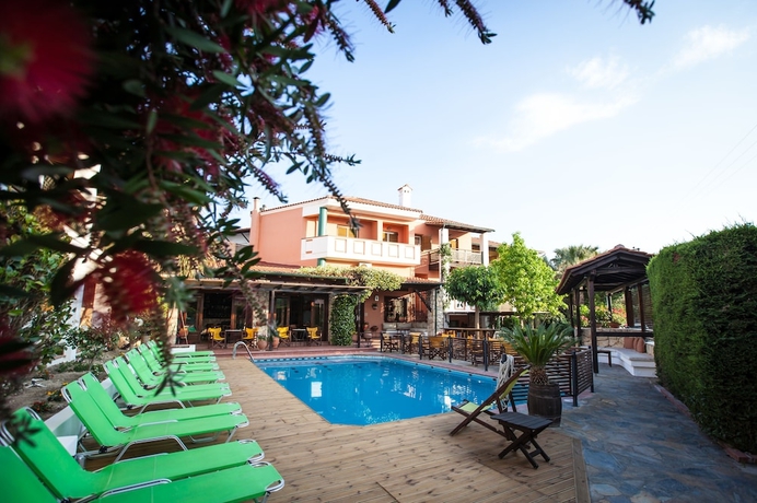 Imagen de la piscina del Hotel Ammon Garden. Foto 19