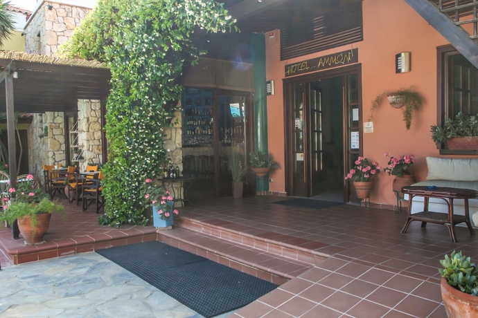 Imagen del bar/restaurante del Hotel Ammon Garden. Foto 6