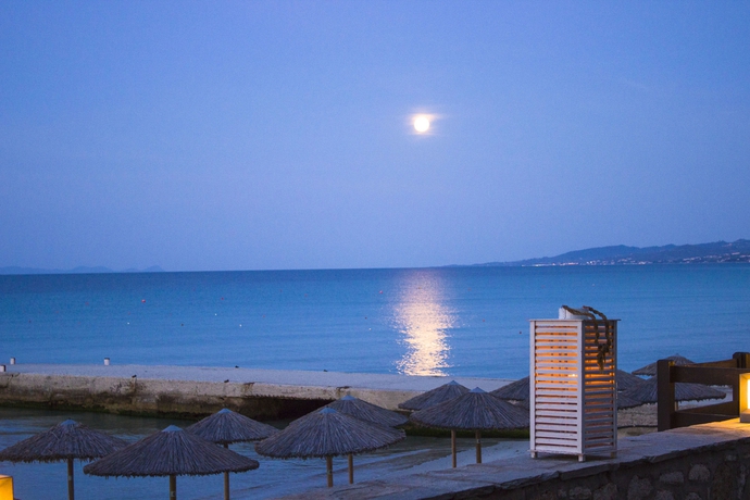 Imagen de los exteriores del Hotel Ammon Zeus Luxury Beach. Foto 10