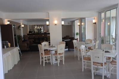 Imagen del bar/restaurante del Hotel Ammos Bay. Foto 5