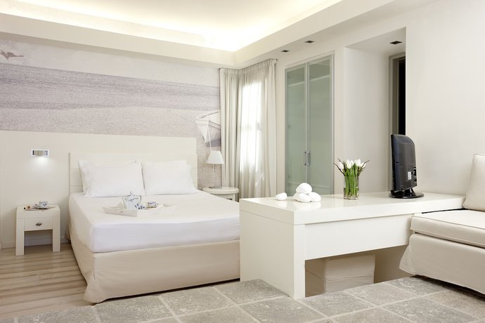 Imagen de los exteriores del Hotel Ammos, Esciros. Foto 17
