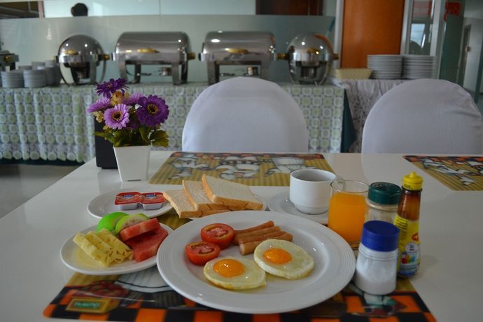 Imagen del bar/restaurante del Hotel Amnauysuk. Foto 4