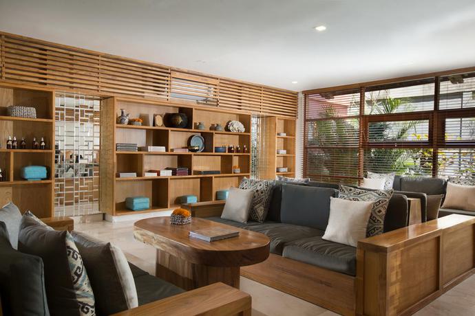 Imagen de los interiores del Hotel Amnaya Resort Kuta. Foto 7