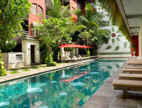 Imagen de la piscina del Hotel Amnaya Resort Kuta. Foto 14