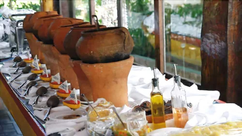 Imagen del bar/restaurante del Hotel Amoaras Resort. Foto 9