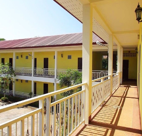Imagen de los exteriores del Hotel Amonruk 1. Foto 10