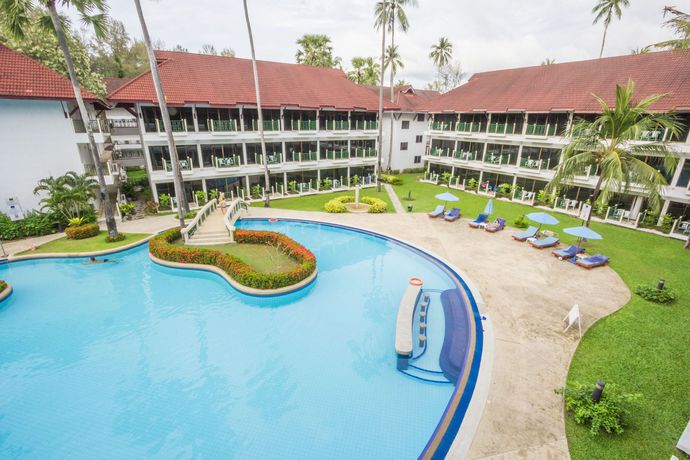Imagen de la piscina del Hotel Amora Beach Resort Phuket. Foto 18