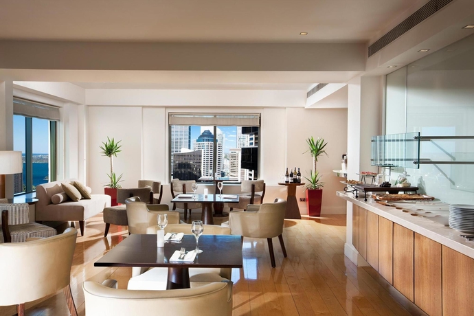 Imagen del bar/restaurante del Hotel Amora Jamison Sydney. Foto 2