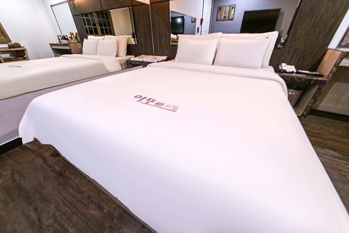 Imagen de la habitación del Hotel Amore Motel. Foto 7