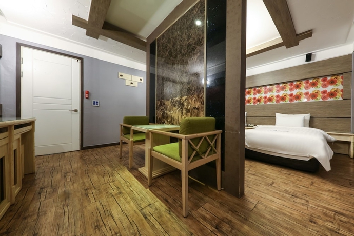 Imagen de la habitación del Hotel Amore Motel. Foto 9