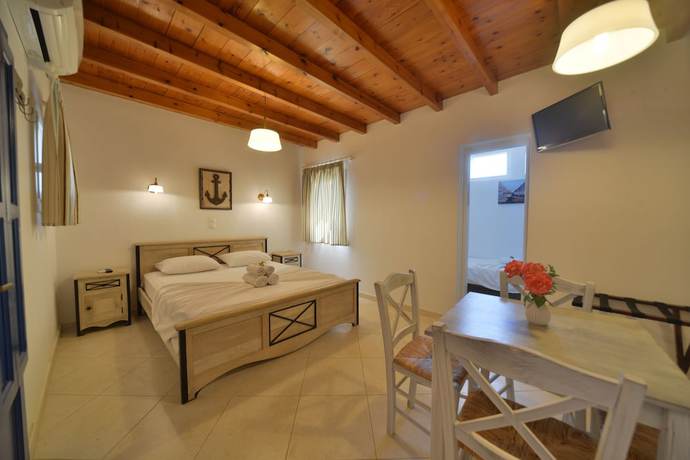 Imagen de la habitación del Hotel Amorgion Hotel. Foto 17