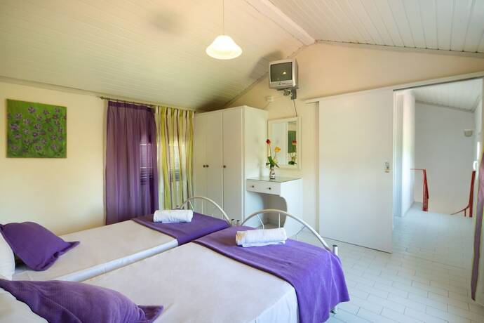 Imagen general del Hotel Amorossa Beachfront Village by Konnect. Foto 1