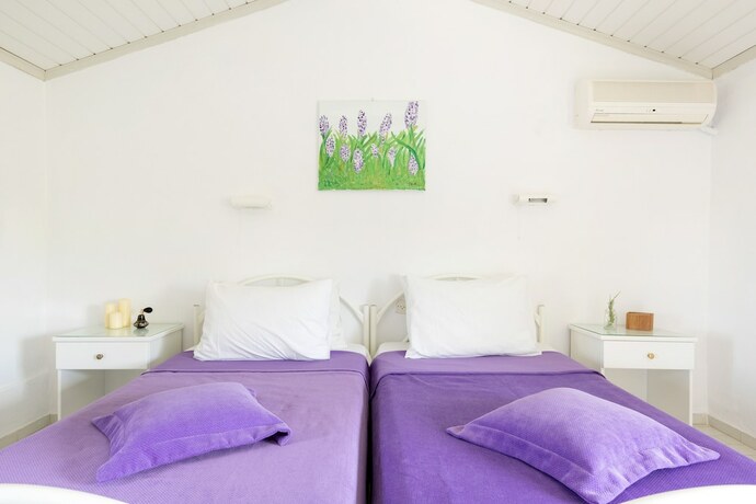 Imagen general del Hotel Amorossa Beachfront Village by Konnect. Foto 2