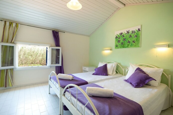 Imagen general del Hotel Amorossa Beachfront Village by Konnect. Foto 9