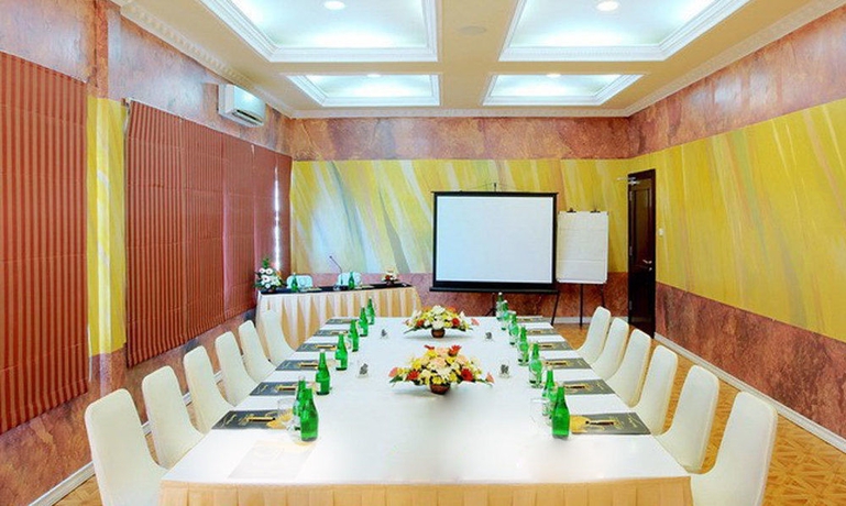 Imagen de los interiores del Hotel Amos Cozy and Convention Hall. Foto 8