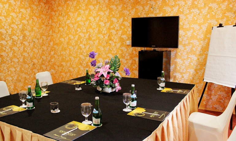 Imagen de los interiores del Hotel Amos Cozy and Convention Hall. Foto 10
