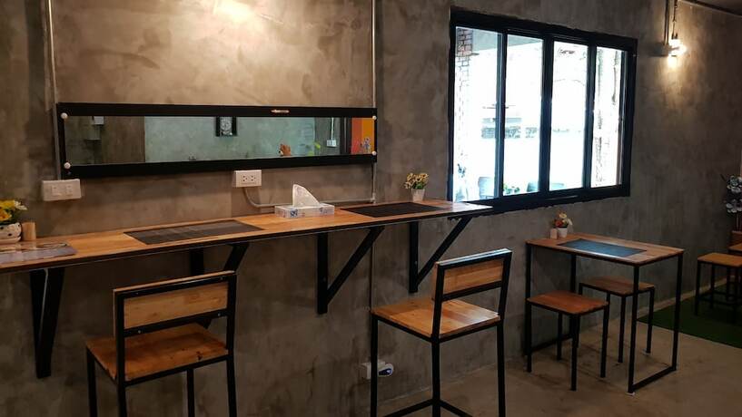 Imagen del bar/restaurante del Hotel A-mote Loft At Phitsanulok. Foto 15