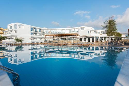 Imagen general del Hotel Amounda Bay. Foto 4