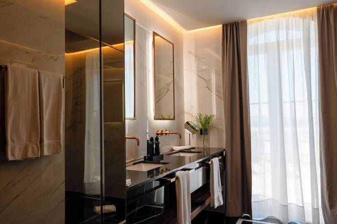 Imagen de la habitación del Hotel Amoure. Foto 10