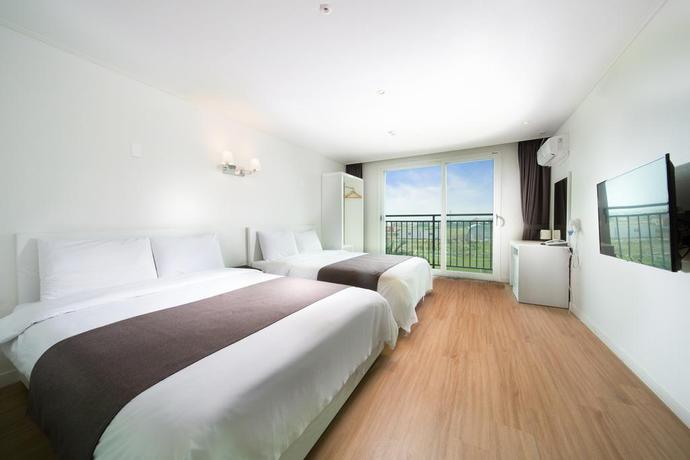 Imagen de la habitación del Hotel Amoureux. Foto 4
