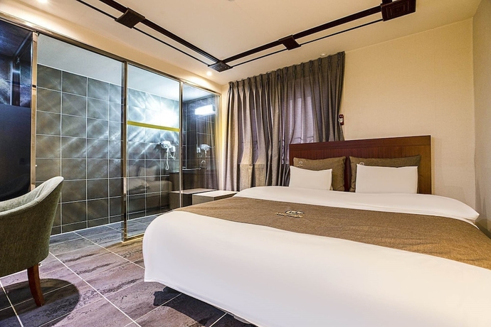 Imagen de la habitación del Hotel Amourex. Foto 6