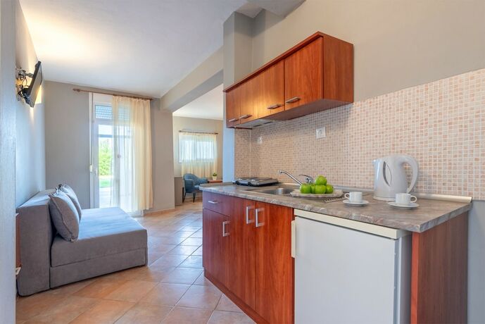 Imagen general del Hotel Ampelia Kassandra. Foto 4