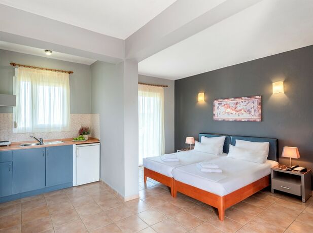 Imagen de la habitación del Hotel Ampelia Kassandra. Foto 11