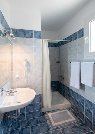 Imagen de la habitación del Hotel Ampelia Kassandra. Foto 17