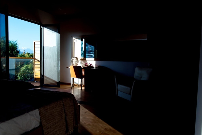 Imagen de la habitación del Hotel Ampelia Seaside Resort. Foto 12