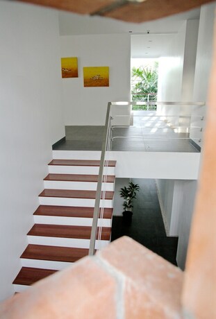 Imagen de los interiores del Hotel Ampera Avenue Residence. Foto 19