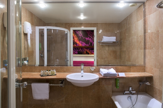 Imagen de la habitación del Hotel Ampere. Foto 10