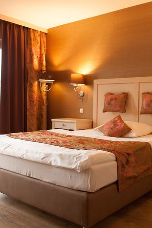 Imagen de la habitación del Hotel Ampervilla. Foto 12