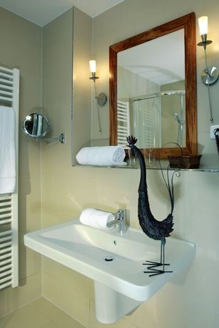 Imagen de la habitación del Hotel Ampervilla. Foto 13