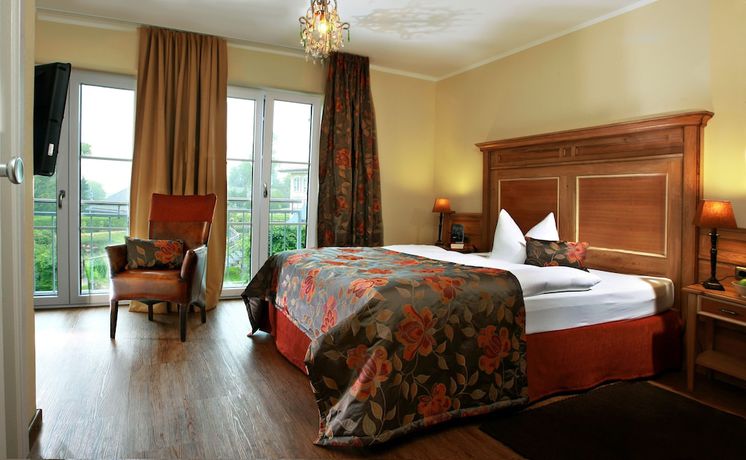 Imagen de la habitación del Hotel Ampervilla. Foto 17