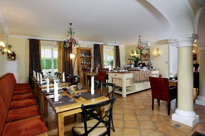 Imagen del bar/restaurante del Hotel Ampervilla. Foto 5