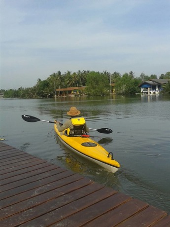 Imagen de los exteriores del Hotel Amphawa Caza Platuu. Foto 12