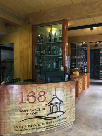 Imagen de los interiores del Hotel Amphawa Club. Foto 30