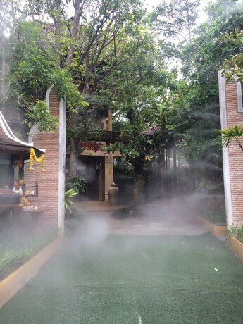 Imagen de los interiores del Hotel Amphawa Club. Foto 32
