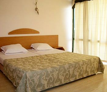 Imagen de los interiores del Hotel Amphibia Beach Complex. Foto 9