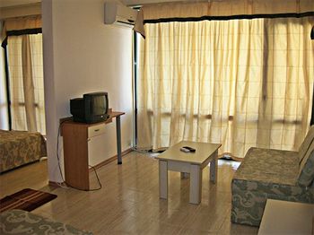 Imagen del bar/restaurante del Hotel Amphibia Beach Complex. Foto 3