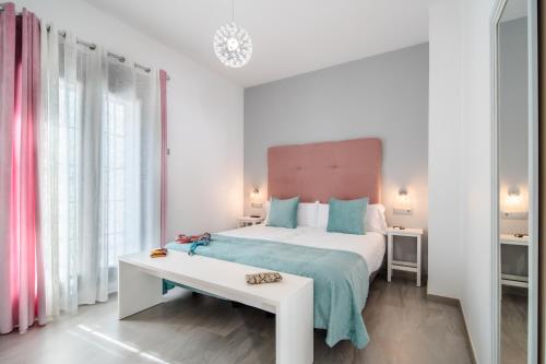 Imagen de la habitación del Hotel Amphora Alojamiento. Foto 4