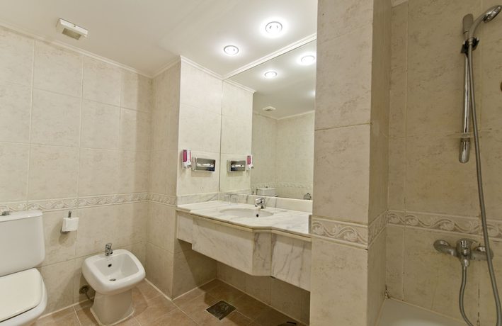 Imagen de la habitación del Hotel Amphoras Beach. Foto 10