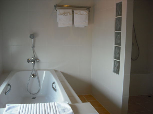 Imagen de la habitación del Hotel Ampo Residence. Foto 12