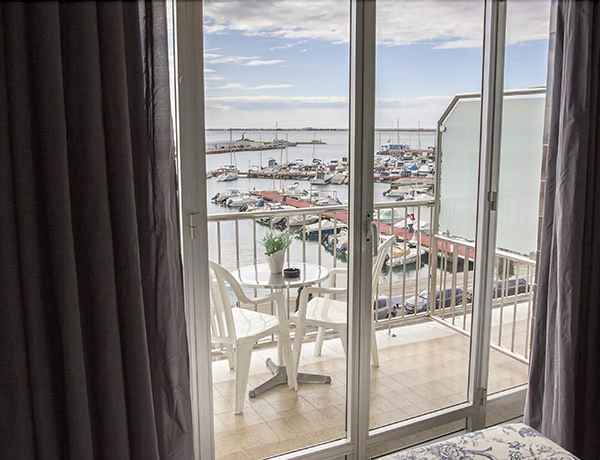 Imagen de la habitación del Hotel Ampolla Sol. Foto 8