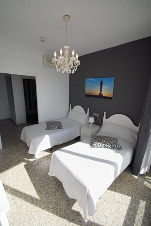 Imagen de la habitación del Hotel Ampolla Sol. Foto 11