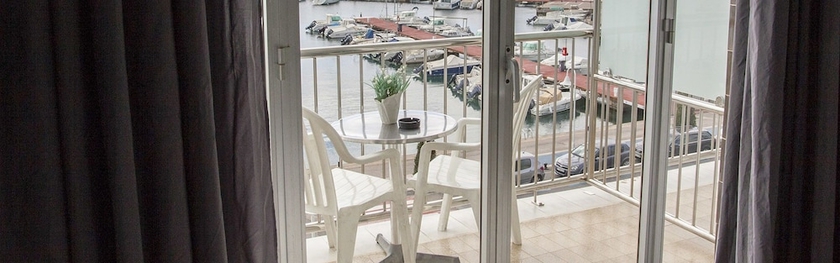 Imagen de la habitación del Hotel Ampolla Sol. Foto 15