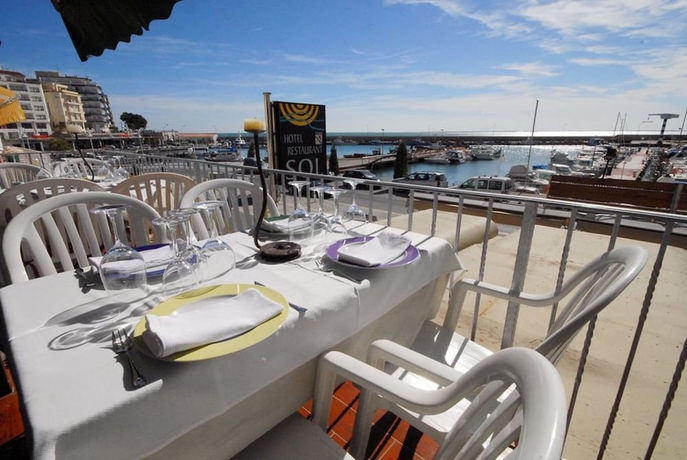 Imagen del bar/restaurante del Hotel Ampolla Sol. Foto 5