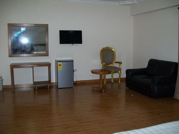 Imagen de la habitación del Hotel Ampomaah. Foto 4