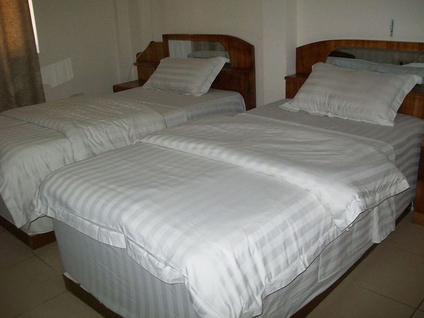Imagen de la habitación del Hotel Ampomaah. Foto 5
