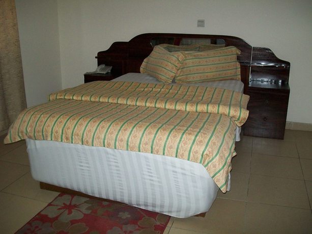 Imagen de la habitación del Hotel Ampomaah. Foto 7